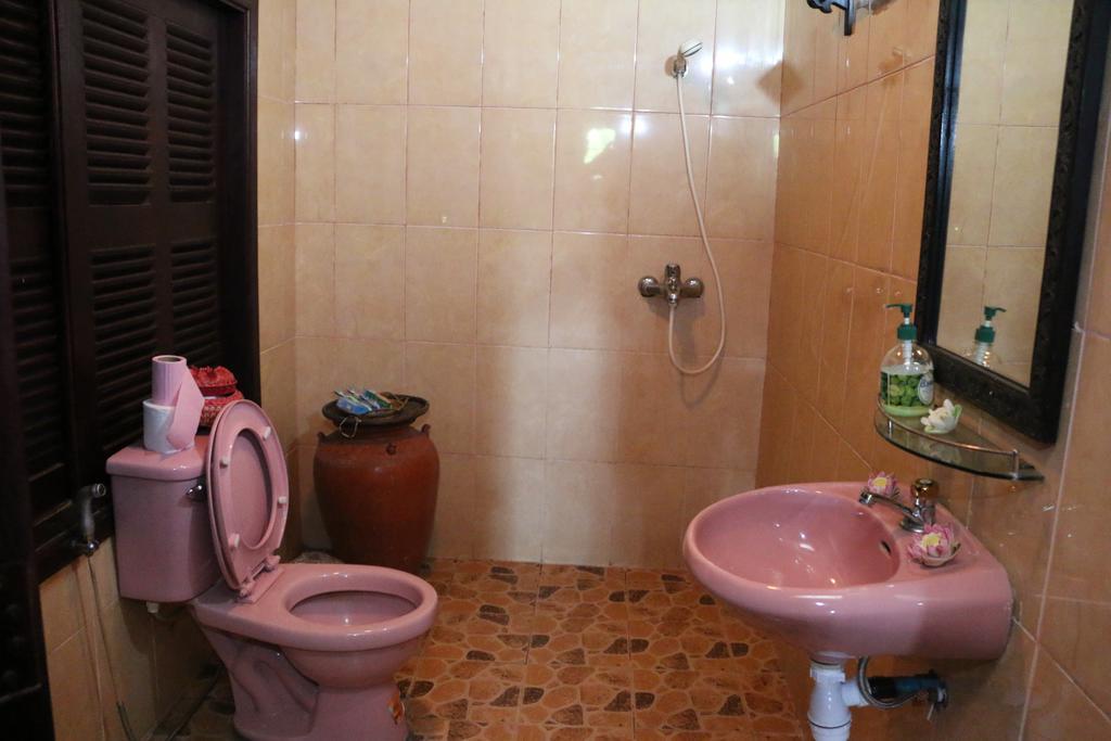 The Bong Thom Homestay Siem Reap Bagian luar foto